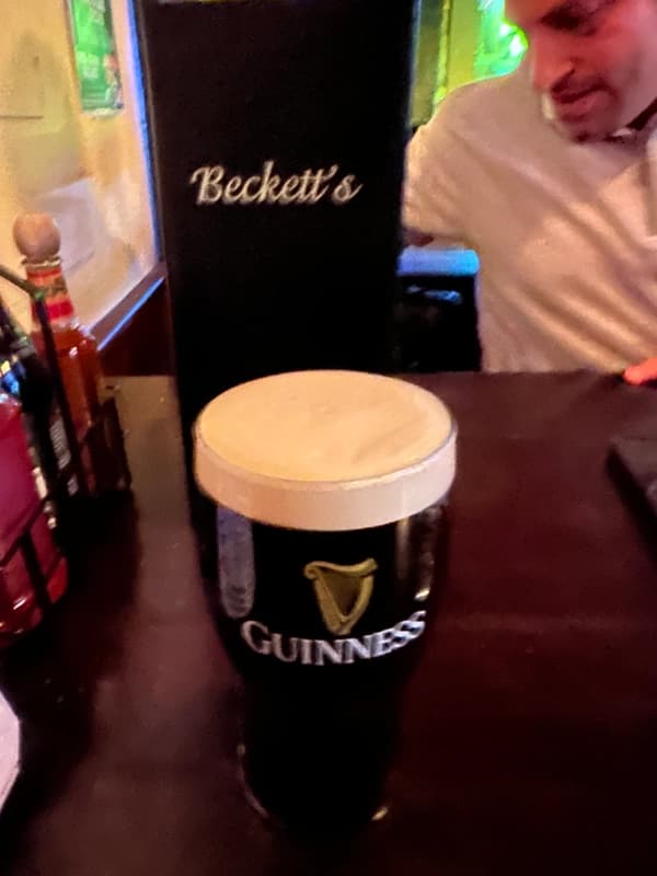 Beckett's Bar & Grill