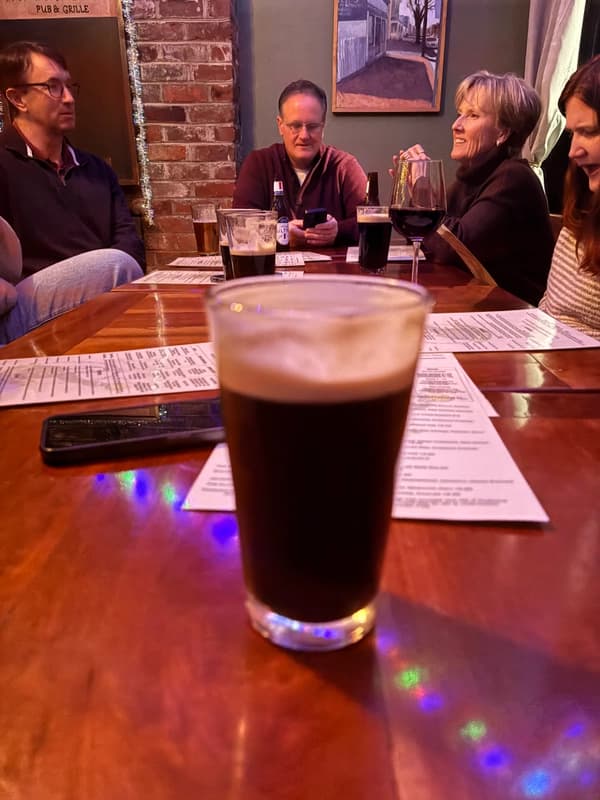 Patrick Henry's Pub & Grille