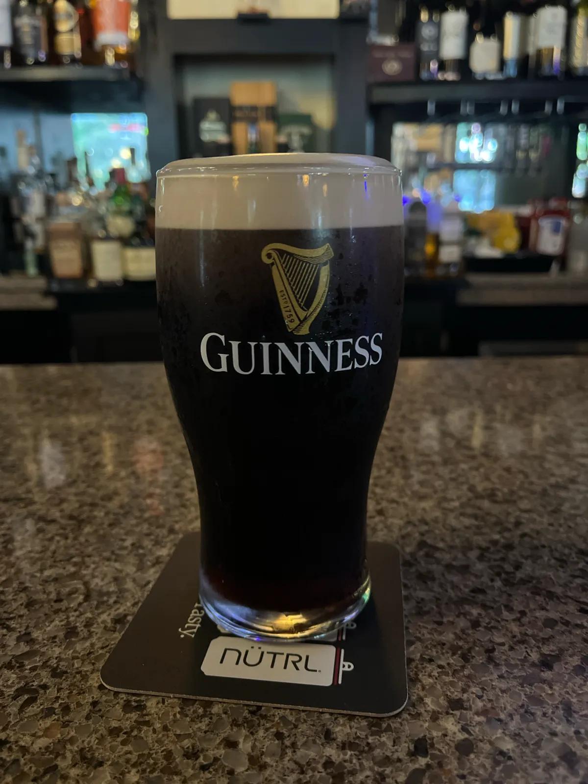 Lizzie McNeill's Irish Pub