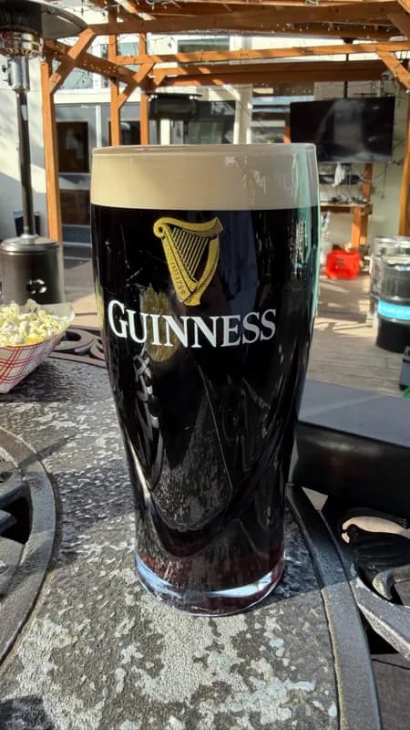 Max's Tavern