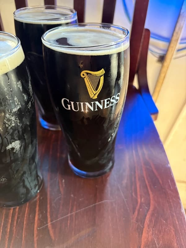 Kelliann's Bar and Grill