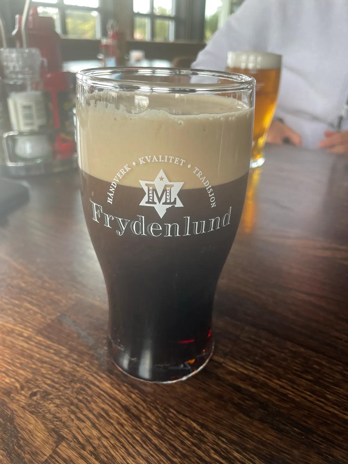 Låven bar