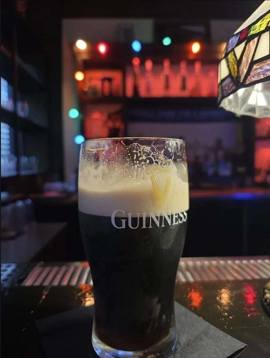 The Leinster | Irish Pub